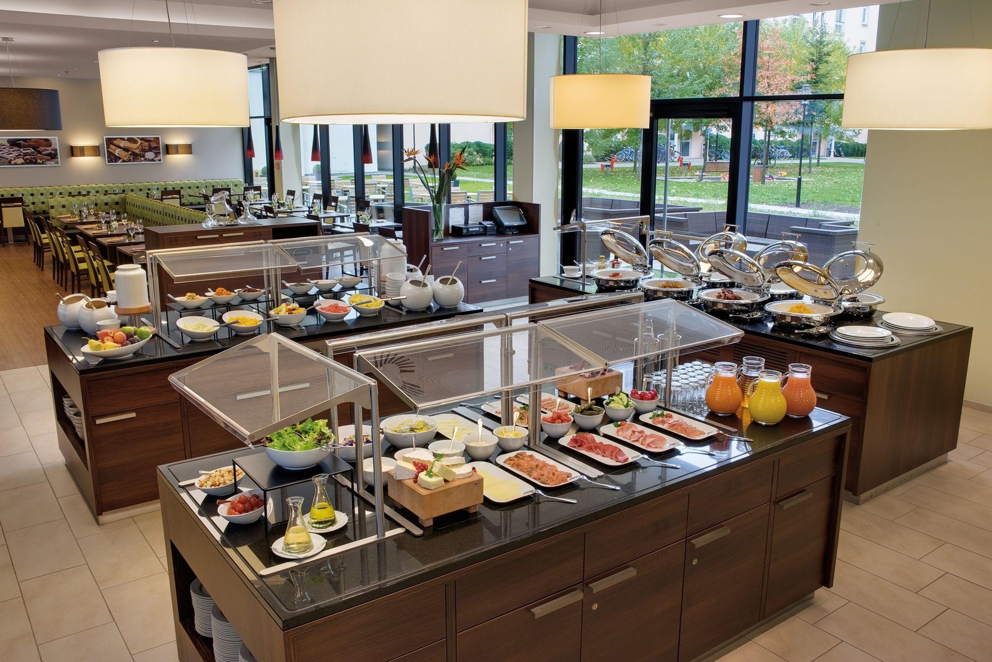 Hotel By Marriott East 4*