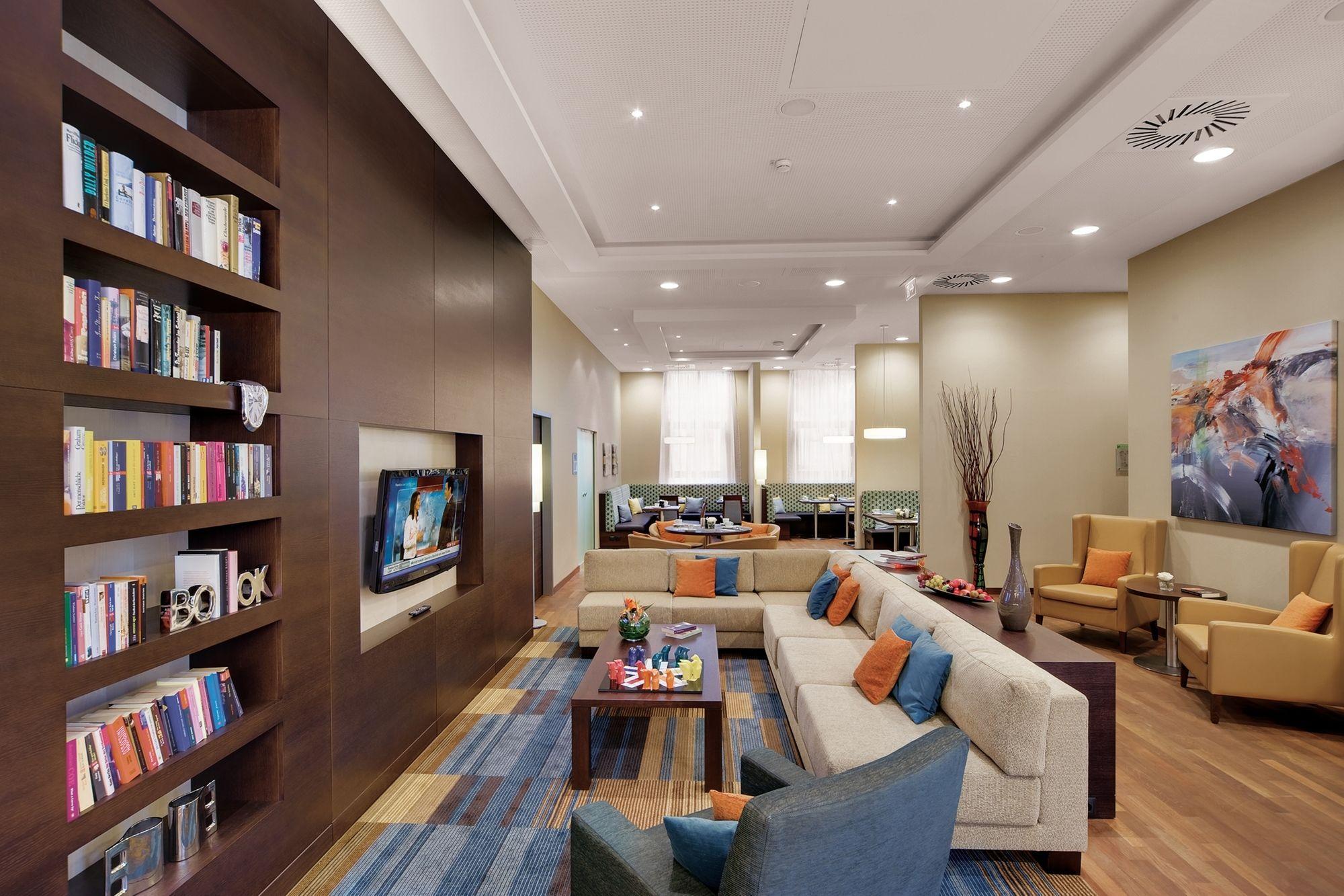 Hotel By Marriott East 4*
