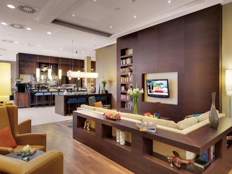 Hotel By Marriott East 4*
