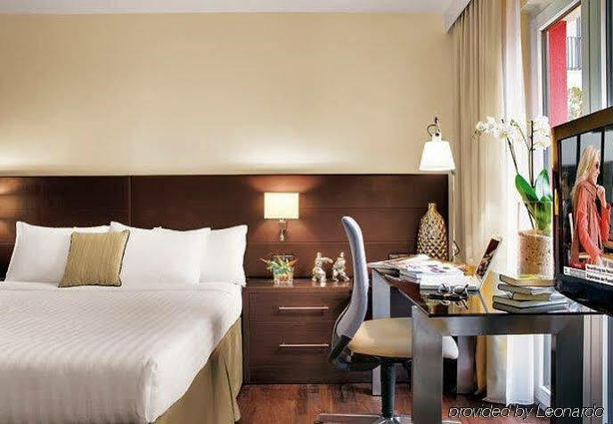Hotel By Marriott East 4*