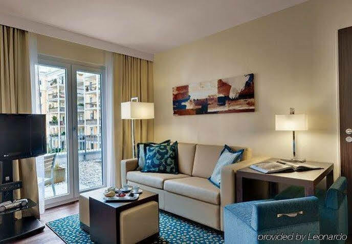 Hotel By Marriott East